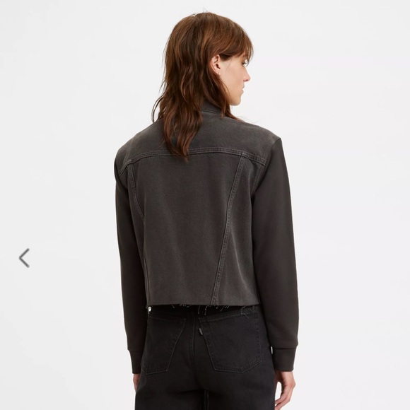 NWT Levi’s EX-BOYFRIEND HYBRID TRUCKER Black Jean Jacket with Sweatshirt Sleeves - Picture 2 of 9